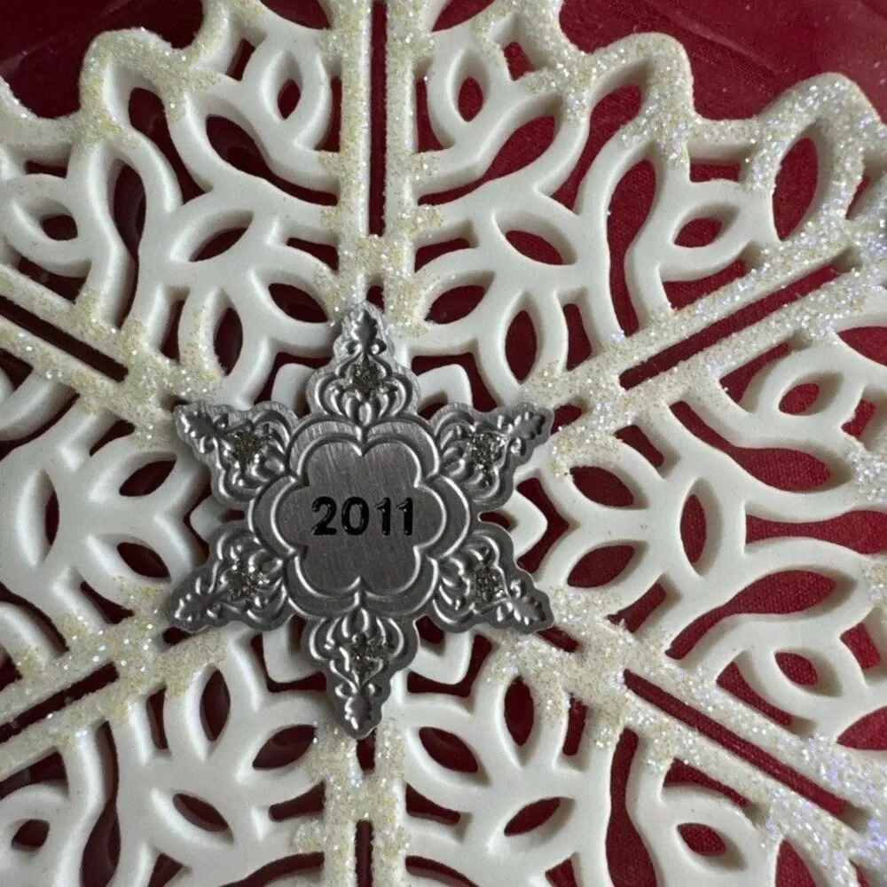Hallmark 2011 Snowflake Porcelain Rhinestone Ornament QXG3519 Ruth Donikowski